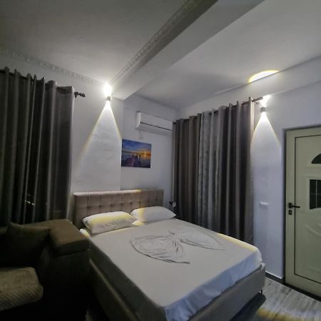 Vila Megi-Rent Room Vlorë Eksteriør billede