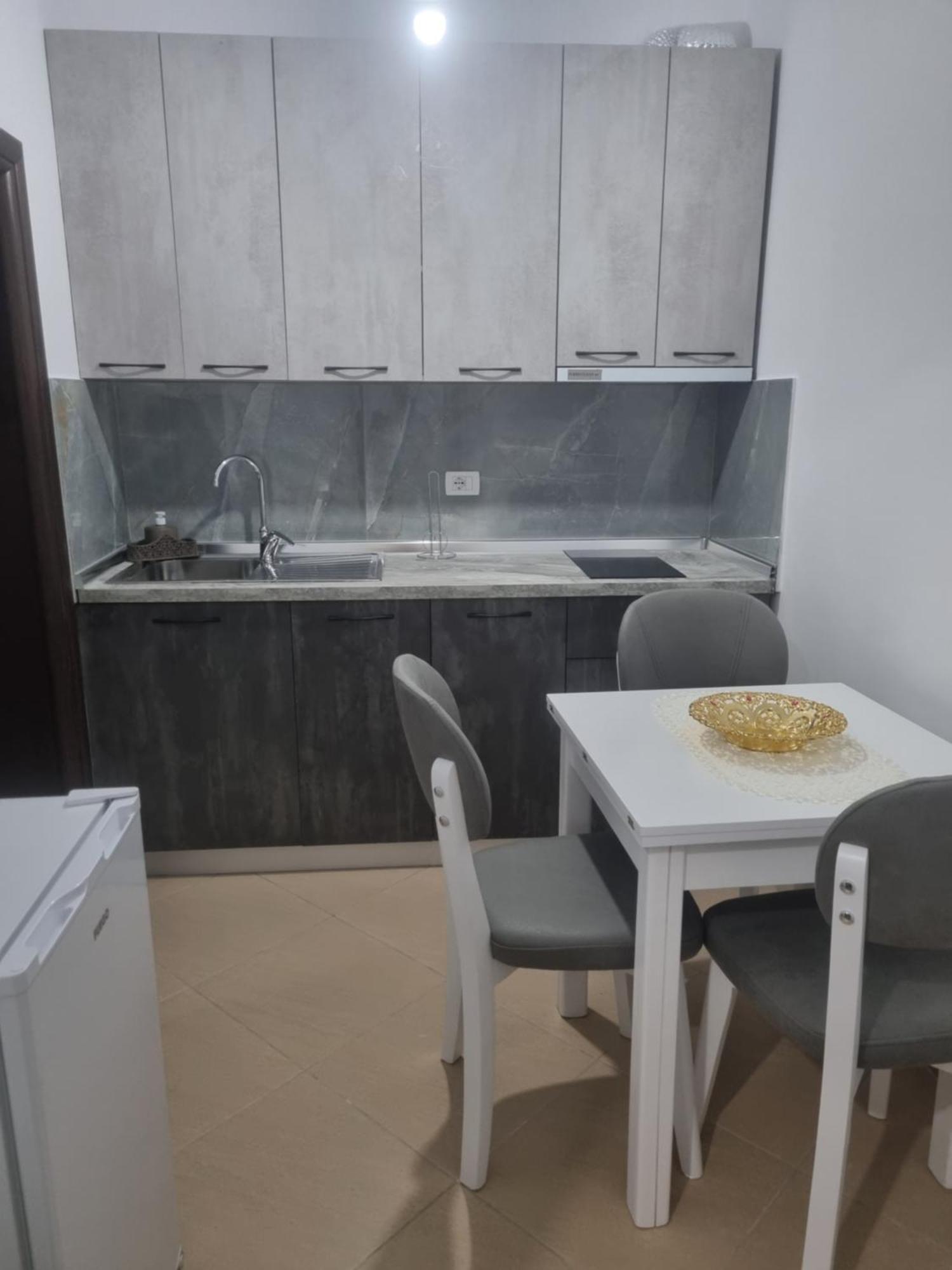 Vila Megi-Rent Room Vlorë Eksteriør billede